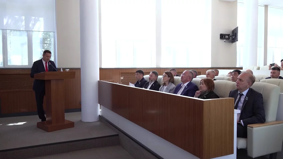 Депутаттар шағын қалалаларда "Дипломмен ауылға" бағдарламасын іске қосу қажет деп санайды
