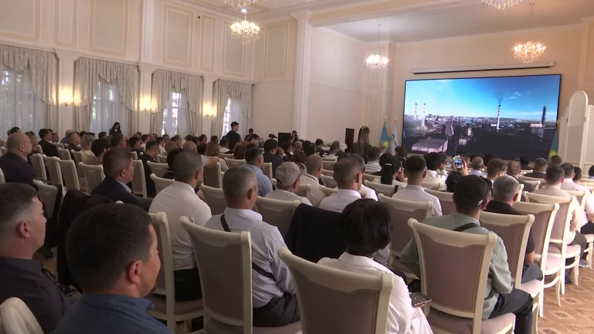 Депутаты партии «AMANAT» поздравили металлургов с наступающим профессиональным праздником