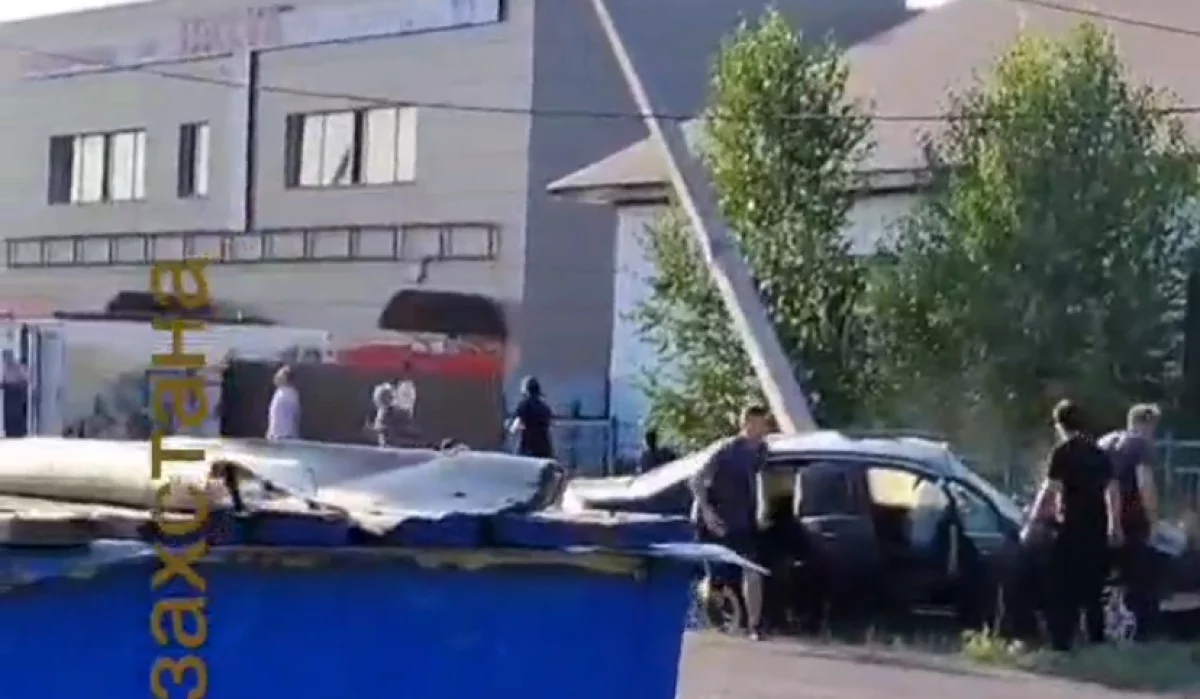 Опора под напряжением едва не убила людей: серьёзное ДТП в Темиртау