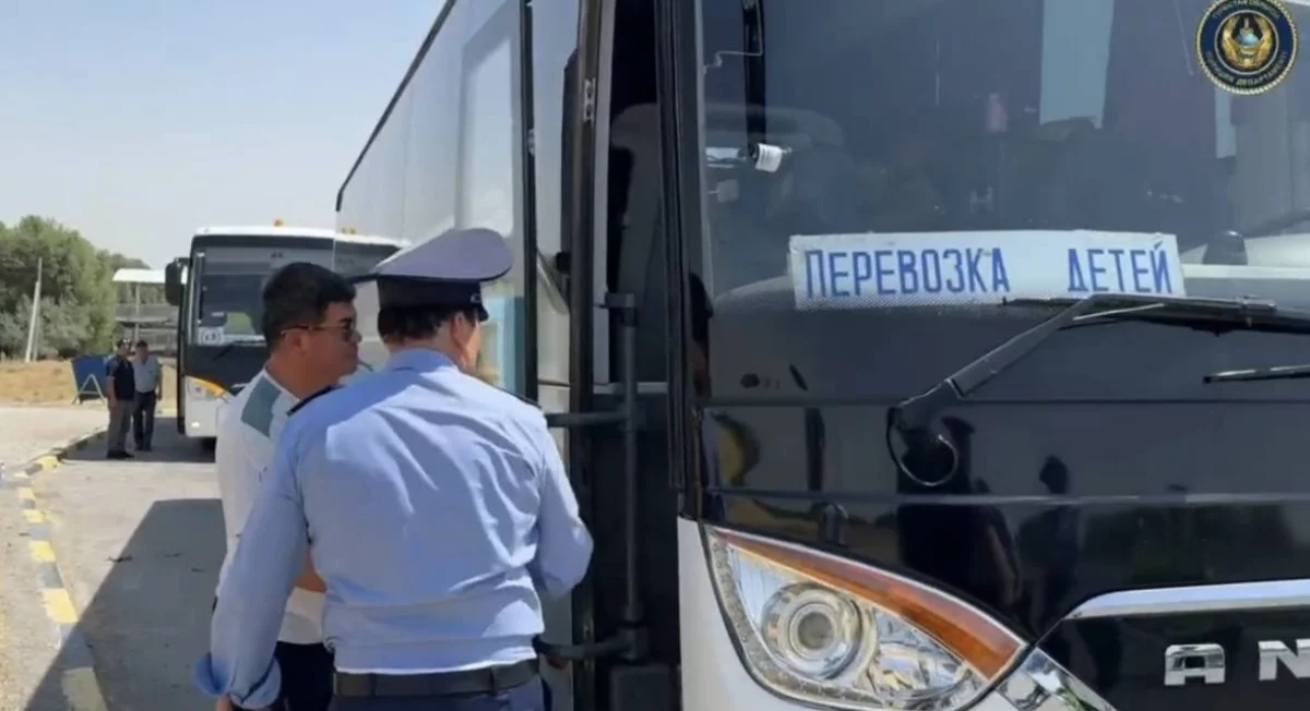 Түркістан облысында полицейлер жол қозғалысы ережелерін сақтау бойынша түсіндіру жұмыстарын жүргізуде