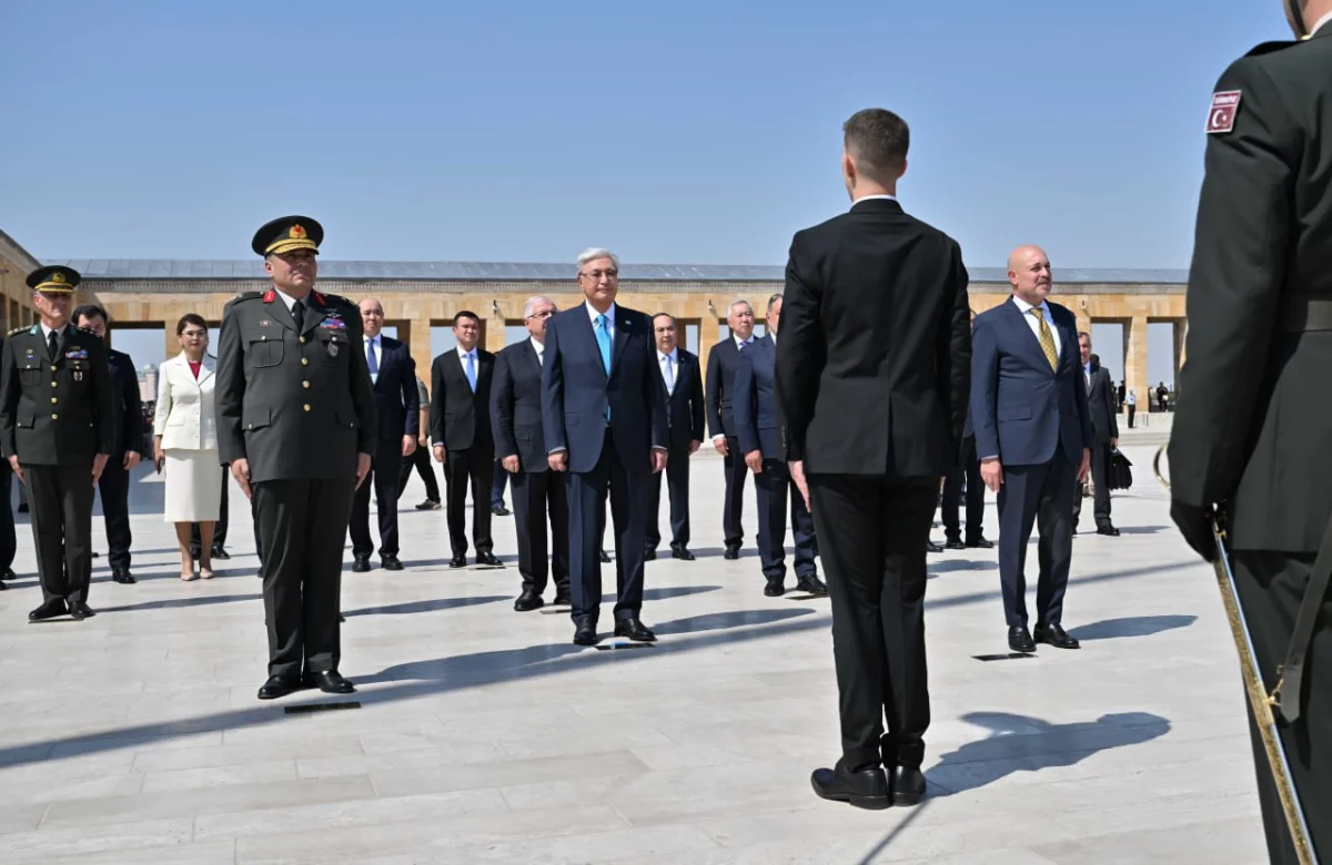 Қасым-Жомарт Тоқаев Мұстафа Кемал Ататүрік кесенесіне зиярат етті