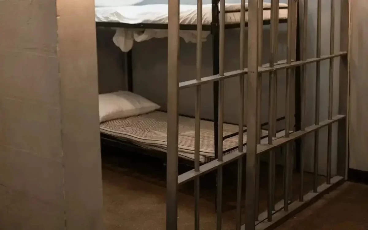 ШҚО-да рақымшылық жасау туралы заң аясында 44 адам түрмеден босап шығады