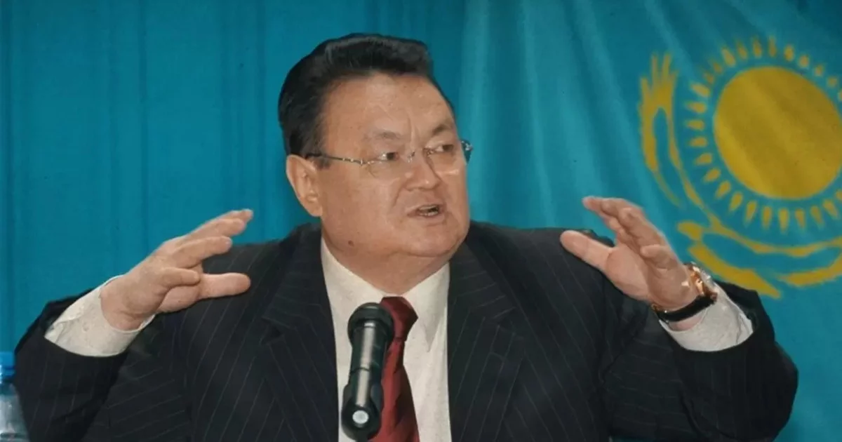 «Көзбен көргенге не жетсін?!»: Мақпал Жүнісова марқұм Заманбек Нұрқаділовтың заттарын көрсетті