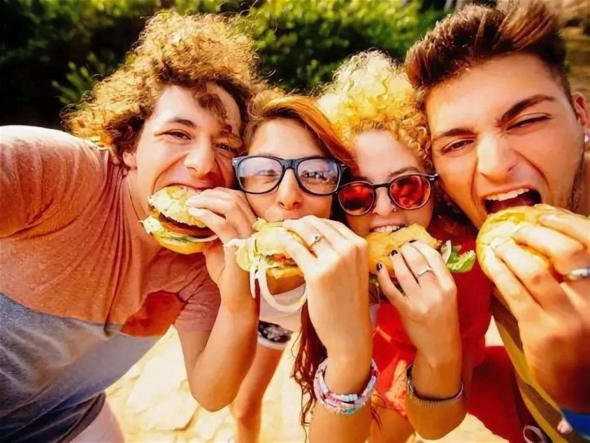 Британский McDonald’s ограничил доступ для подростков