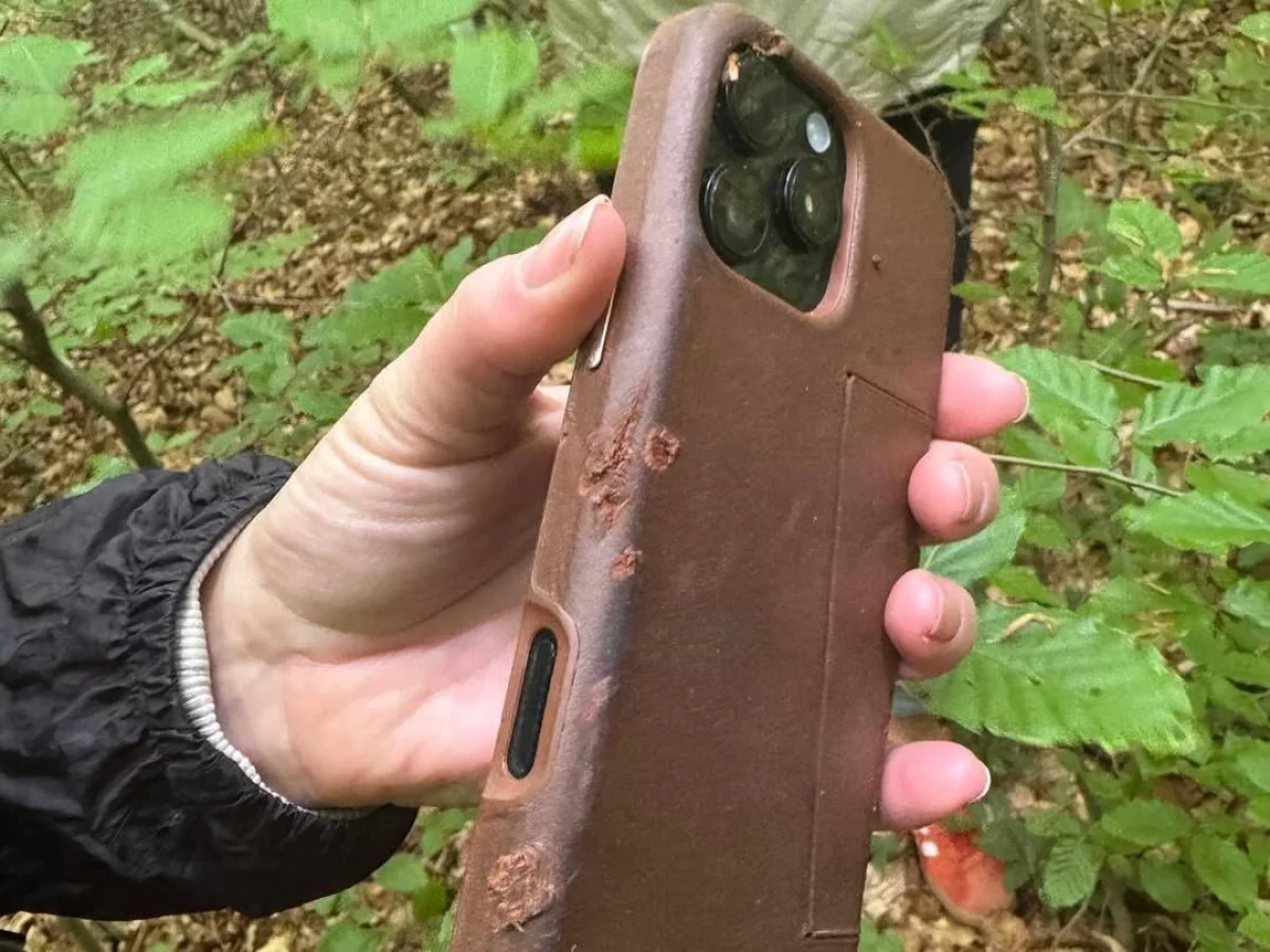 iPhone 16 Pro Max пережил падение с самолета в Германии