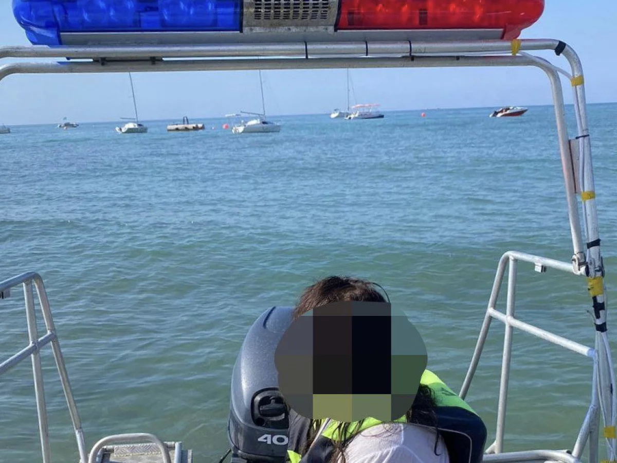 Девушку на сапборде унесло в море в Актау