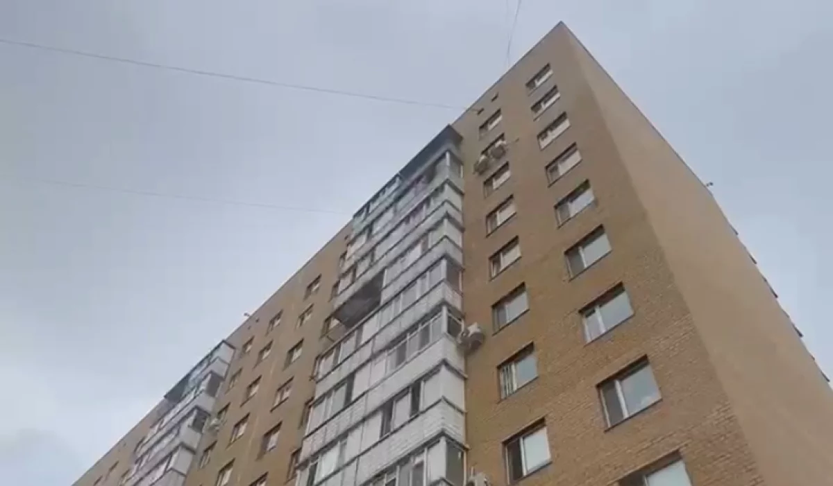 Больше 50 детей выпали из окон в Астане с начала года