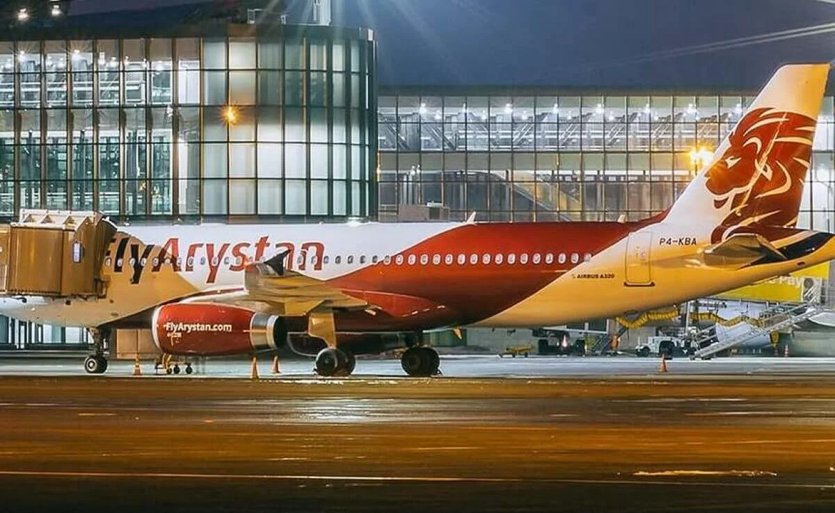 Скандал на борту FlyArystan: пассажирка толкнула сотрудника аэропорта (ВИДЕО)