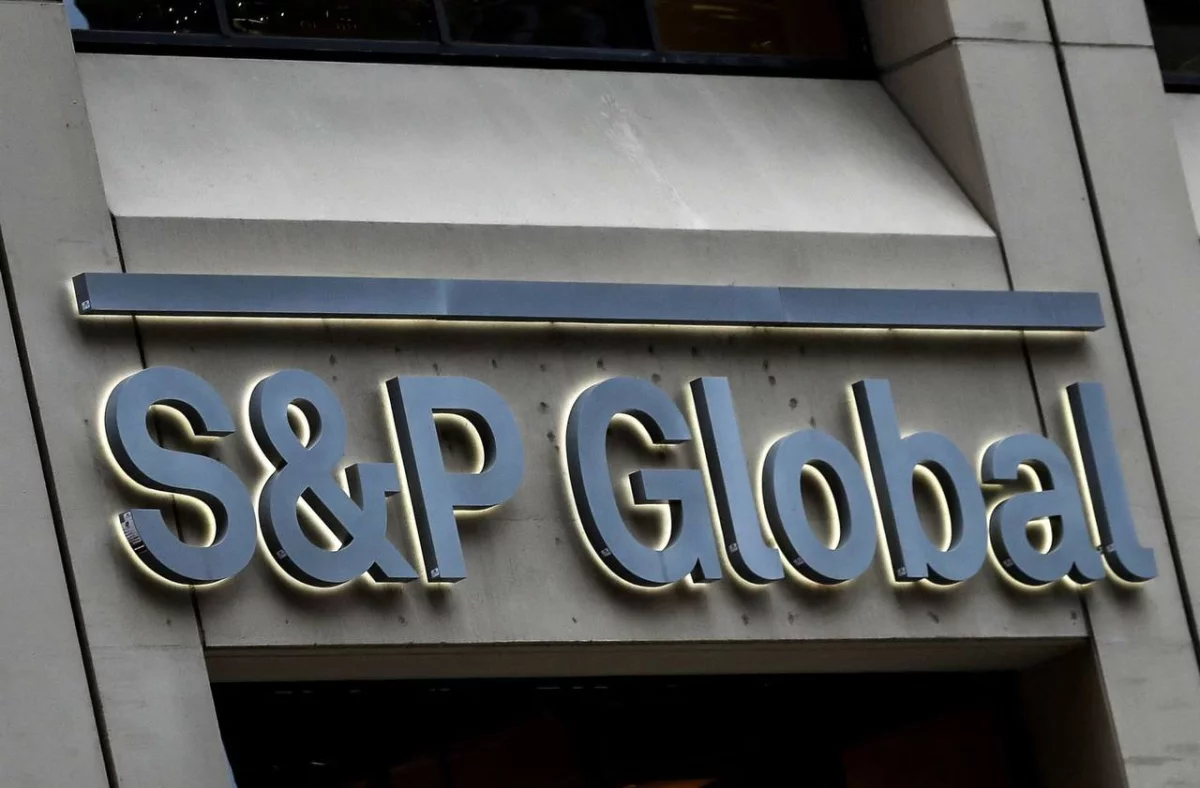 Со стабильного на позитивный: S&P улучшило прогноз по Казахстану