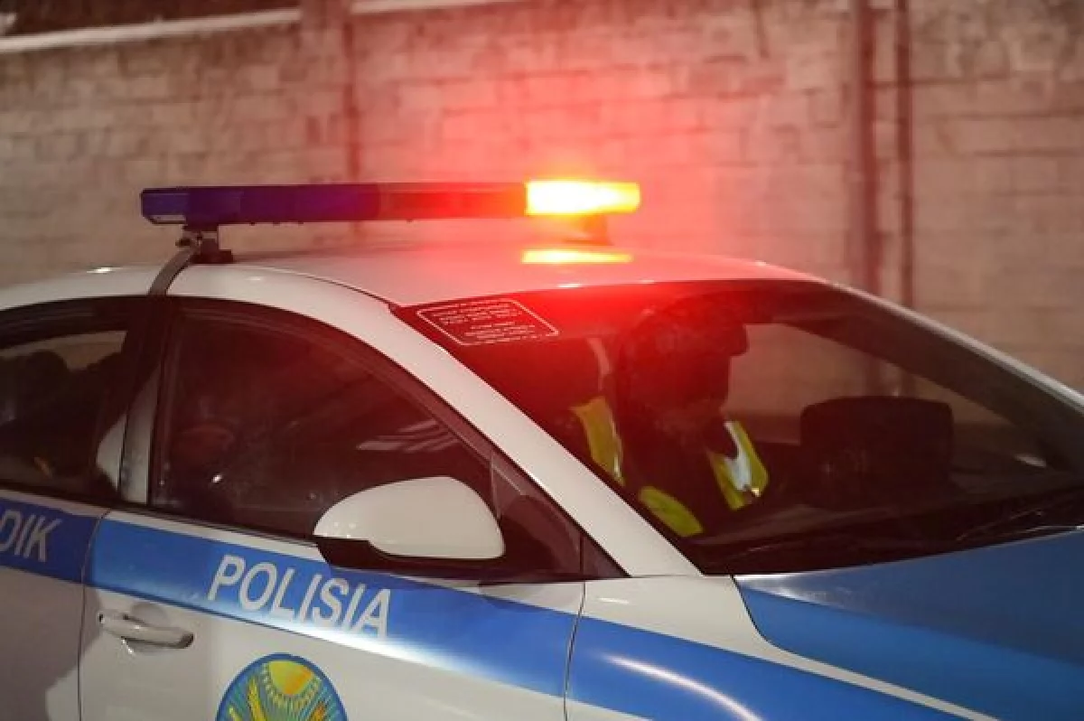 Павлодарда мас адам көшені кесіп өтемін деп көлік астына түсті