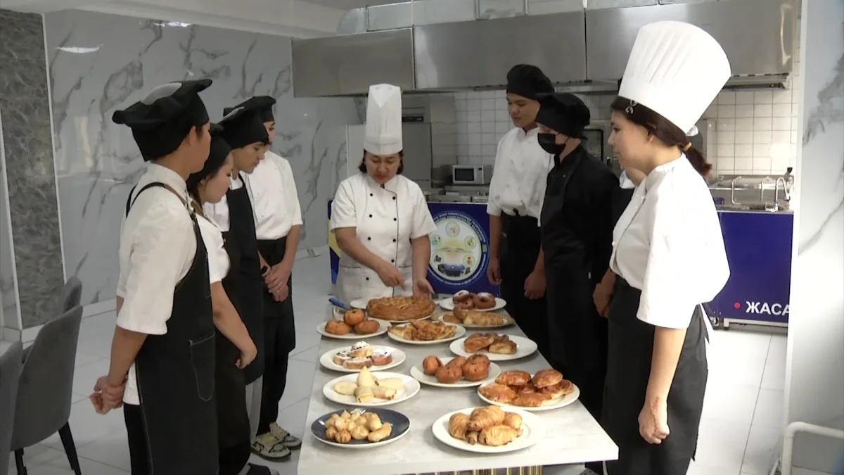 Профессия, которая всегда в цене: алматинка рассказала почему выбрала работу поваром