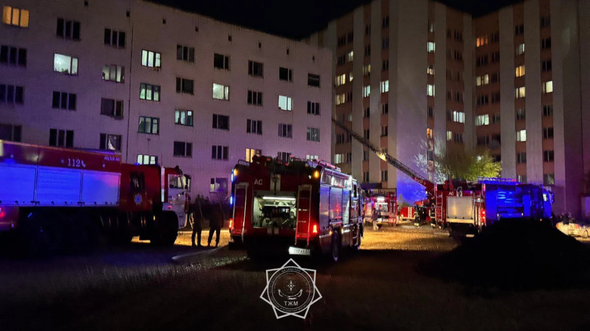 Пятиэтажка загорелась в центре Кокшетау: проведена эвакуация
