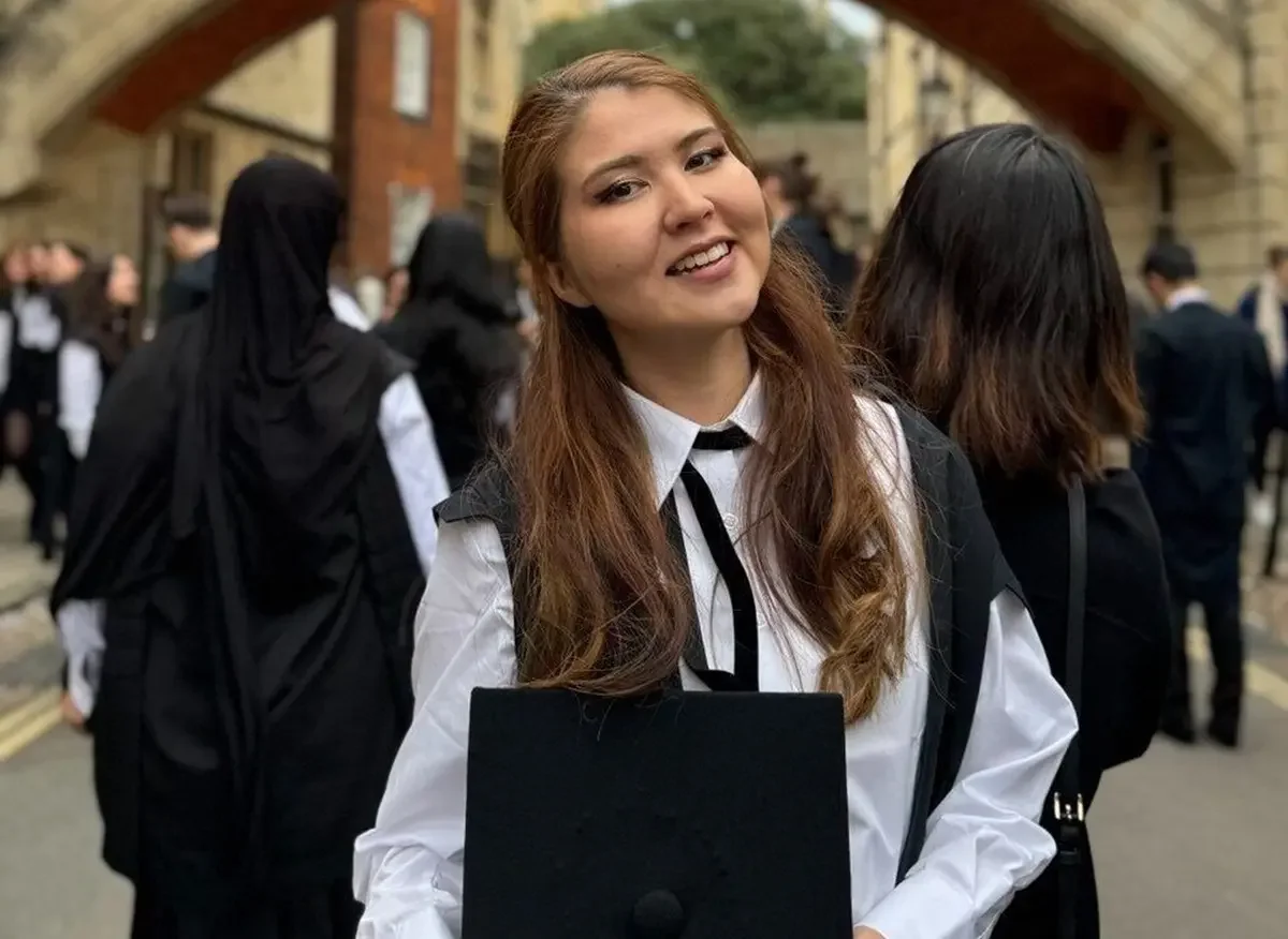 Выпускница актауской школы преподает в Оксфорде