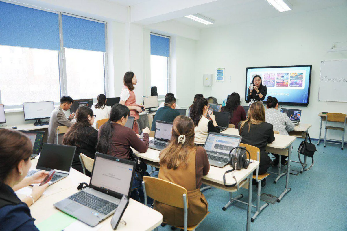 Келешек мектептерінің басшылары мен ұстаздарына әдістемелік көмек көрсету басталды