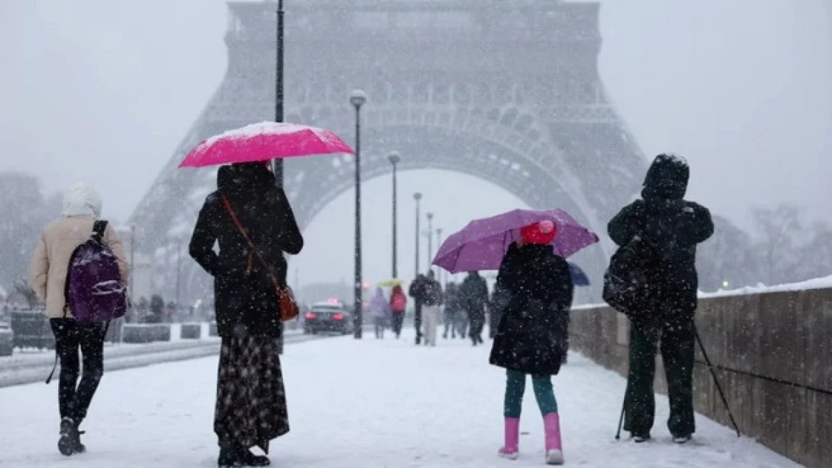 Ауа райына байланысты 150 рейс тоқтатылды