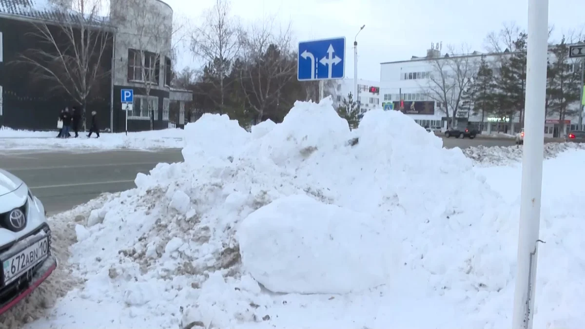 Қостанайда қар тазаламаған кәсіпкерлерге әкімшілік хаттама толтырылуда