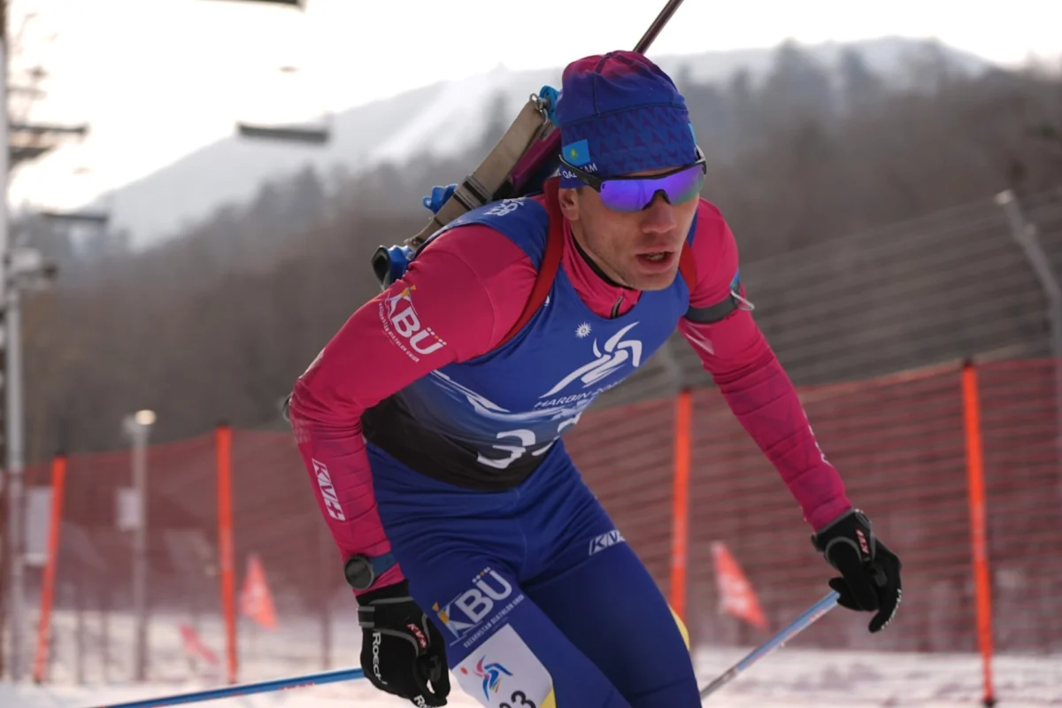 Казахстанские биатлонисты стартовали на этапе Кубка мира в Оберхофе