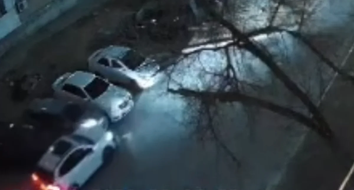 Массовое ДТП в Актау: пьяный водитель без прав врезался в четыре автомобиля (ВИДЕО)