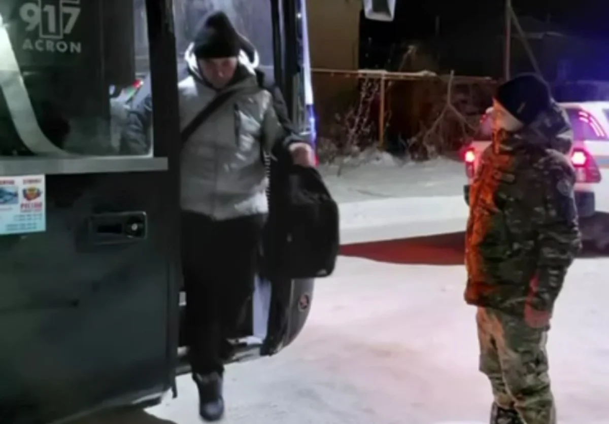 Пассажиров автобуса «Челябинск – Таджикистан» приютили в пункте обогрева на трассе Костанайской области в непогоду