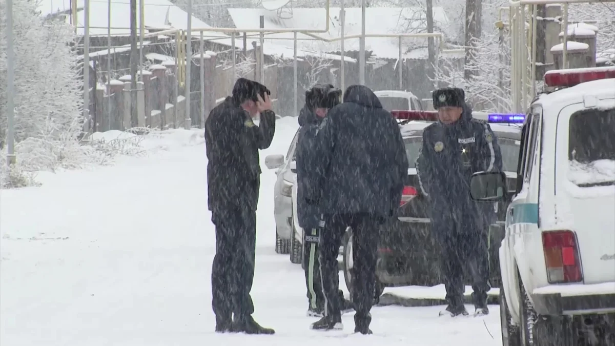 5 жасар қызының көзінше әйелін өлтірген күдікті ізін жасыру үшін айғақтарды тығып кеткен