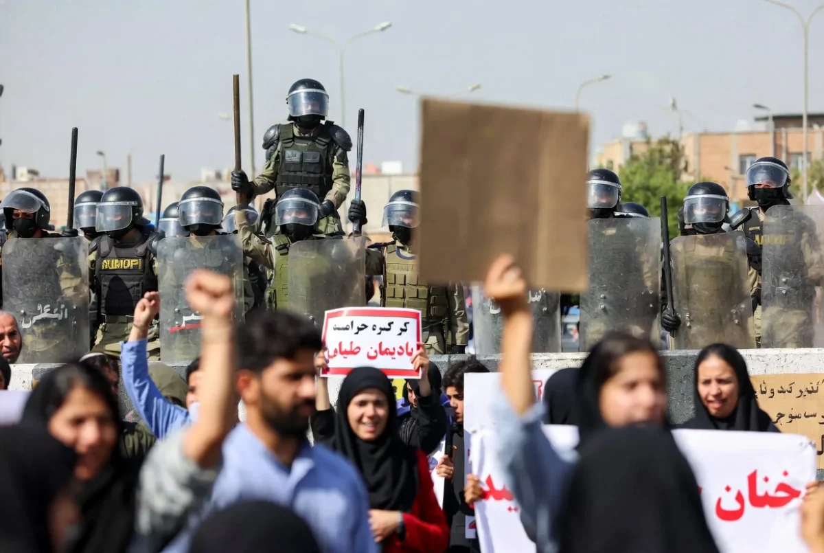 Протесты в Иране затихают после жестоких репрессий