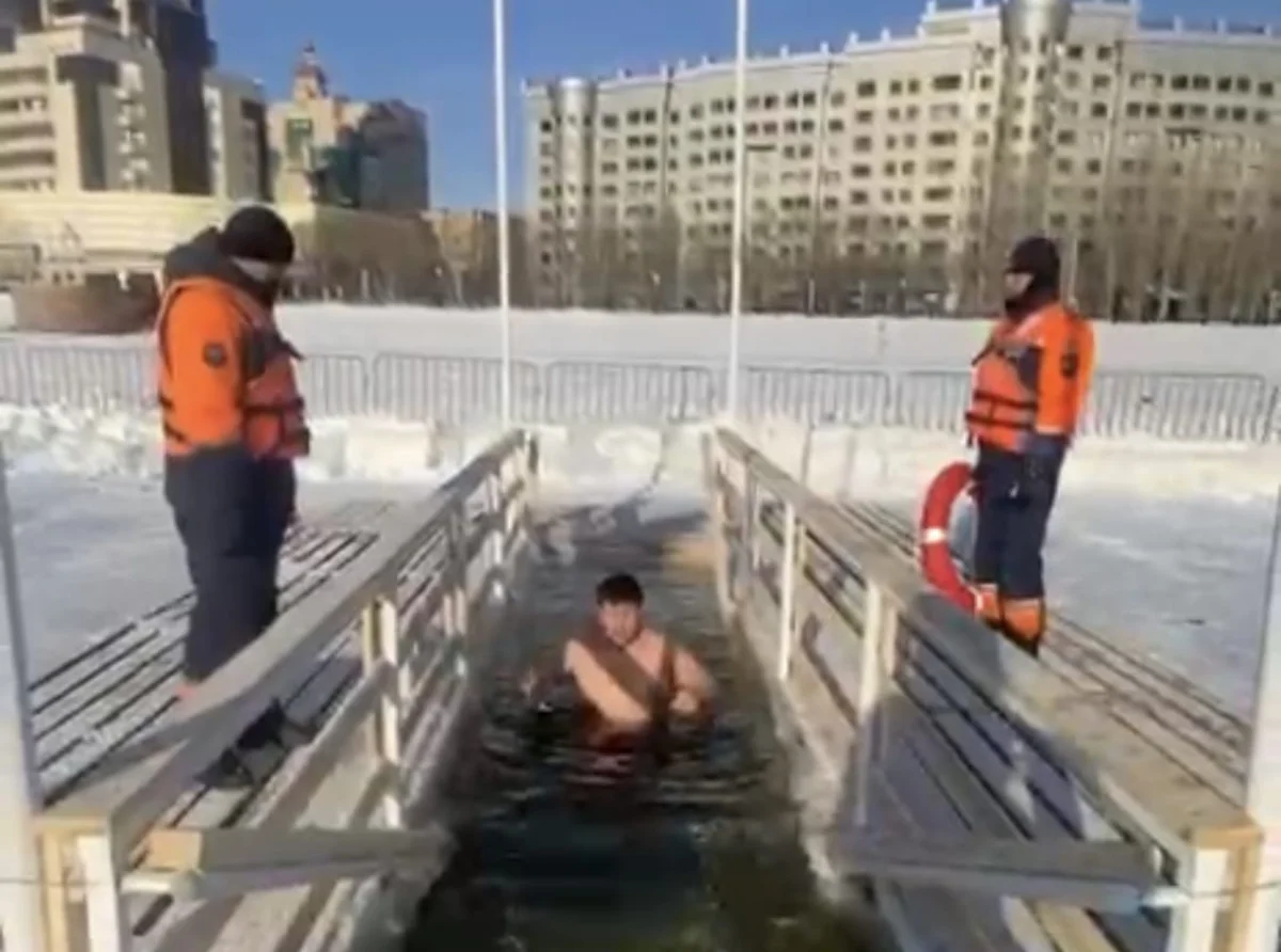30 спасателей дежурят в местах массовых крещенских купаний в Астане