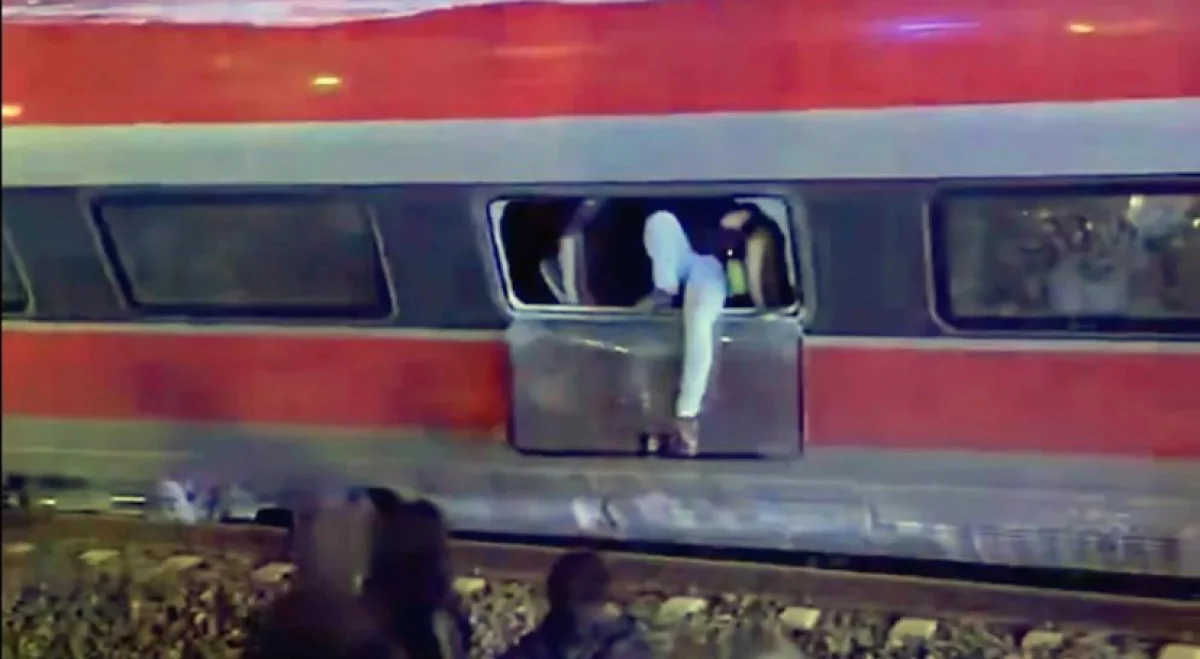 В железнодорожной катастрофе в Испании погибли 39 человек