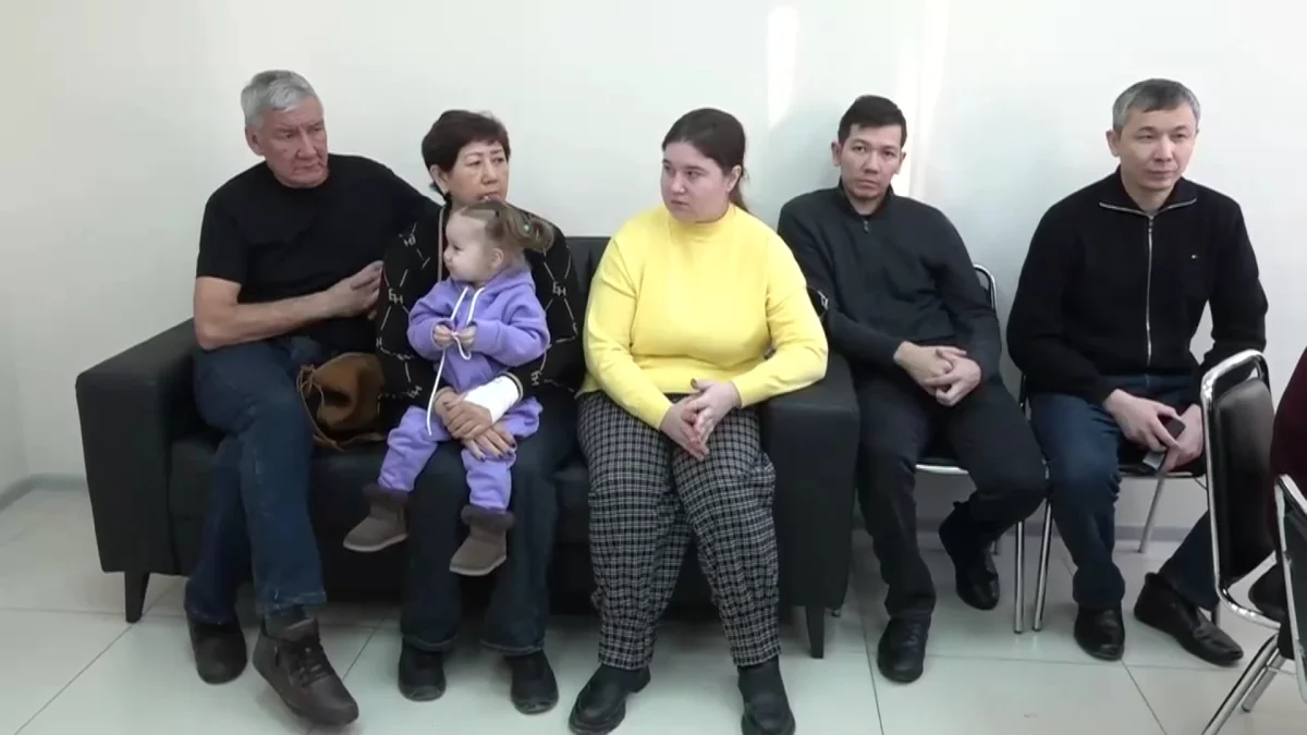 В Уральске партия оказала помощь семье, пострадавшей от пожара