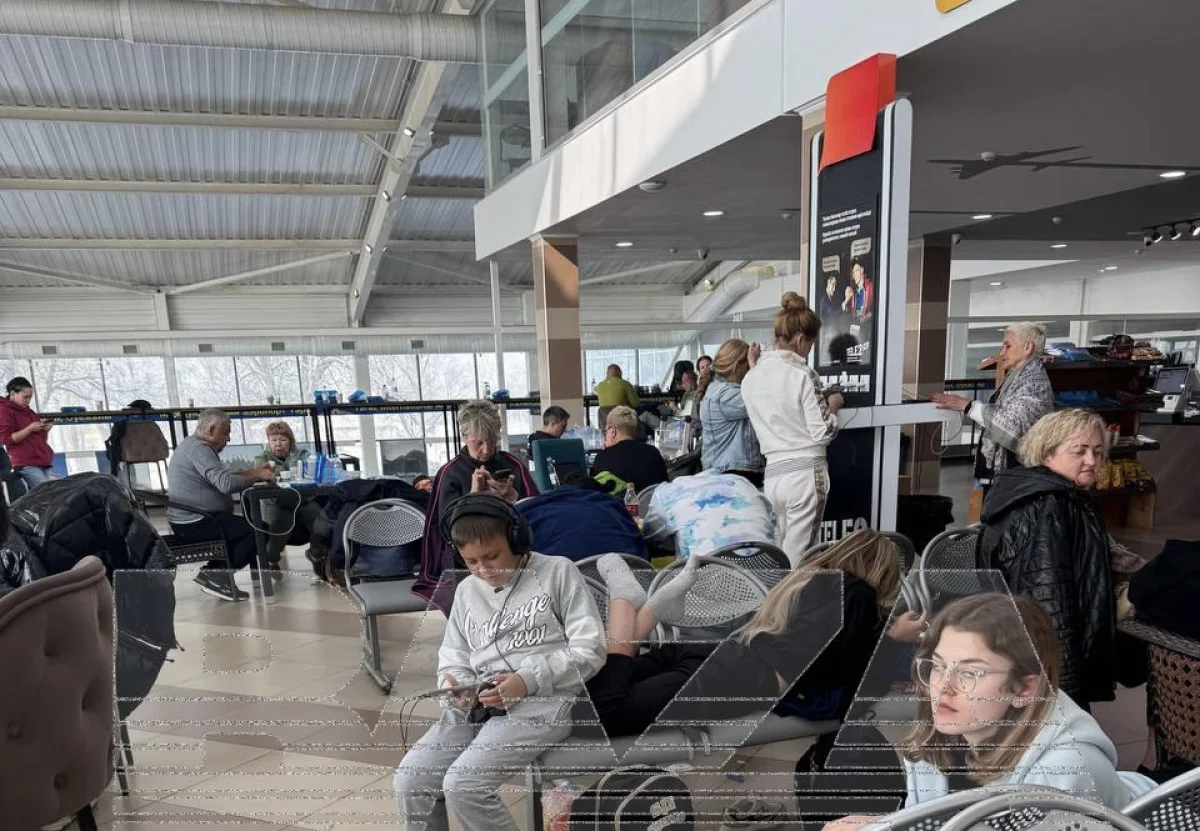 Десятки туристов из России застряли в аэропорту Тараза