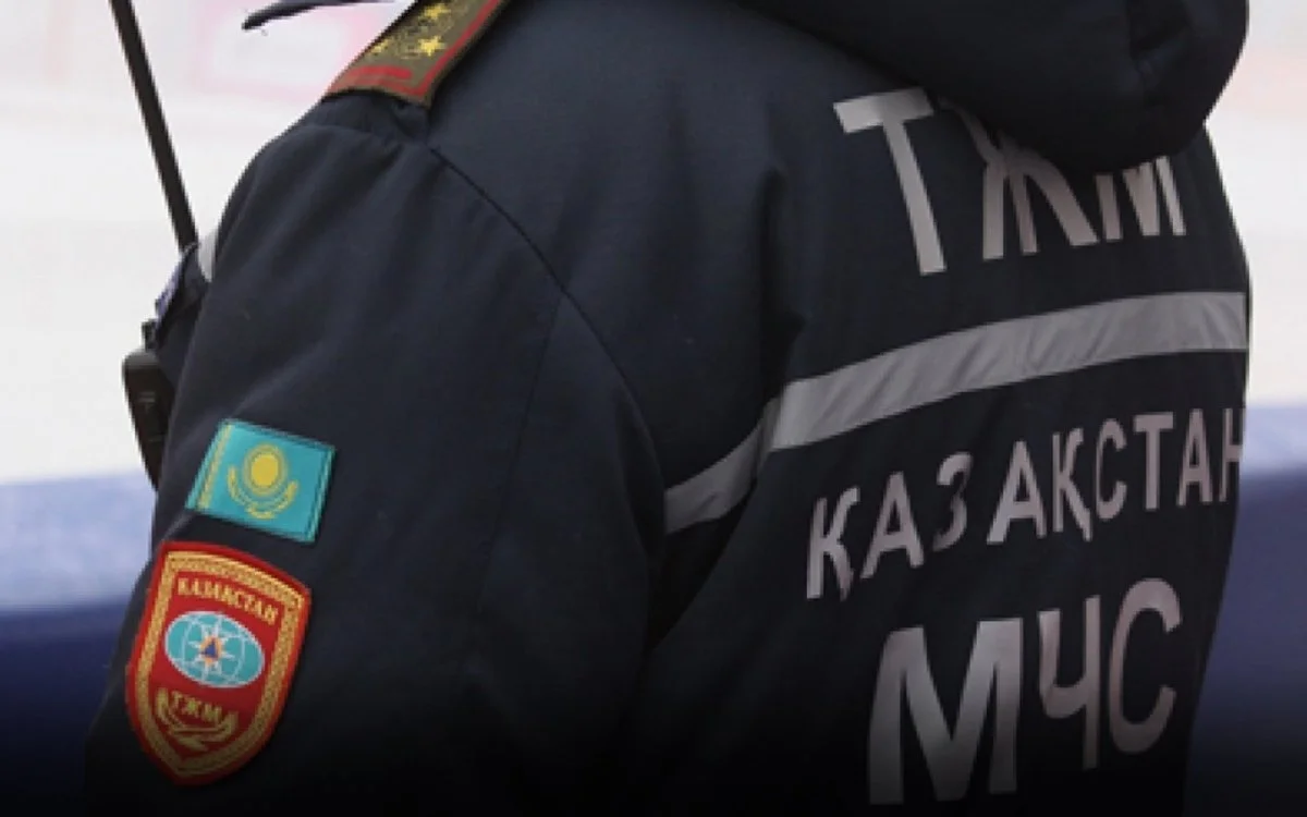 Құтқарушылар жолда қалған шетел азаматтарына көмек көрсетті