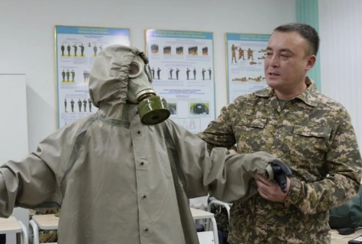 Казахстанских школьников отправят на военные сборы