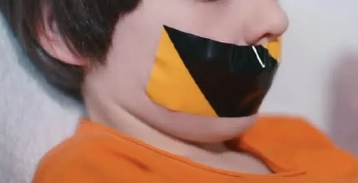 Учительница заклеила ученику рот скотчем и получила два года тюрьмы в Греции