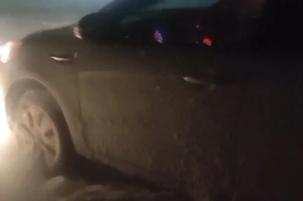 Автомобилисты оказались заблокированы снегом в Жамбылской области