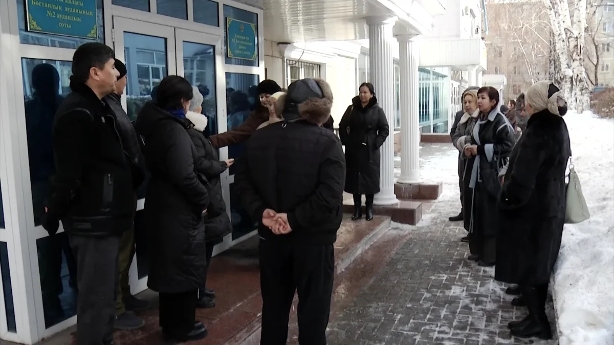 Около 500 родителей требуют вернуть деньги за несостоявшиеся поездки детей на международные конкурсы