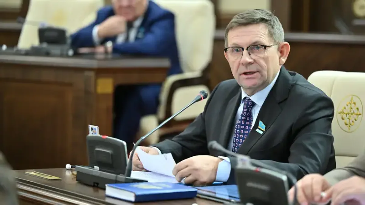 Сергей Пономарев: Конституцияда «Таза Қазақстанды» бекіту арқылы болашақ ұрпақ алдында жауапкершілік танытамыз