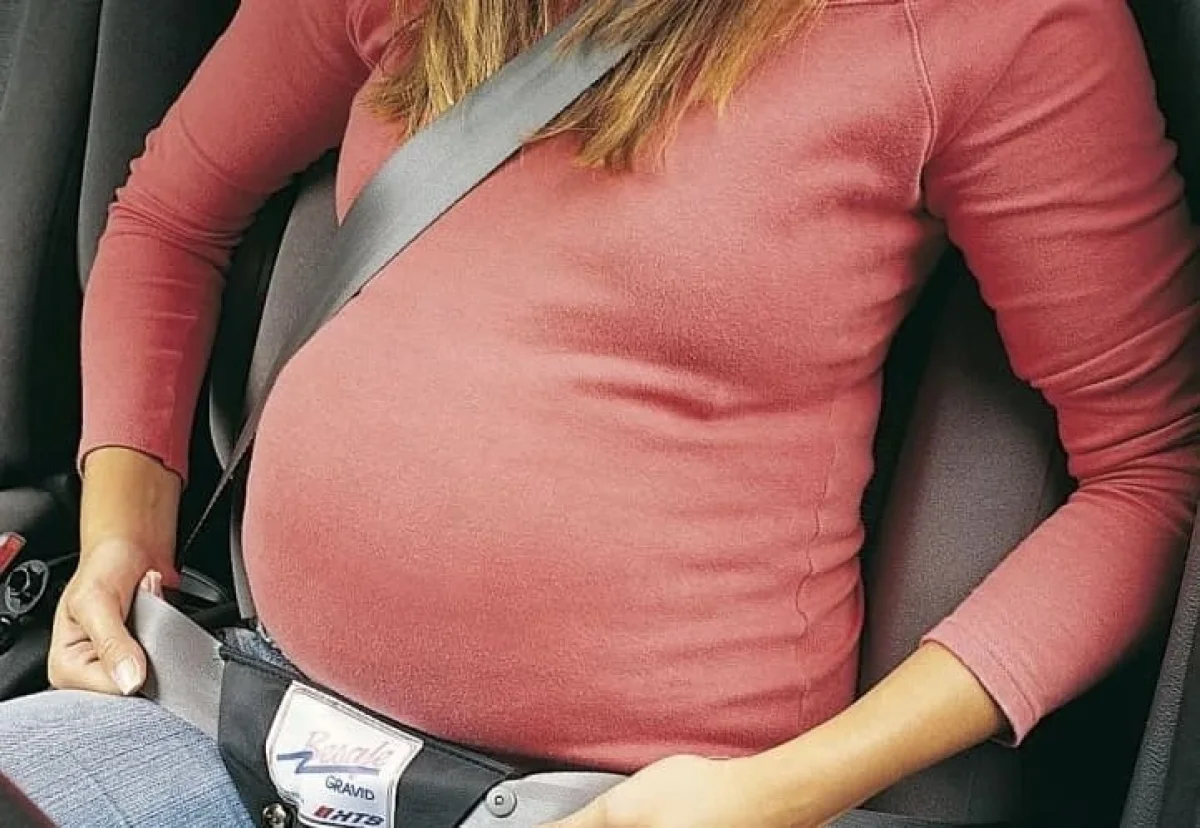 Полицейские Жетысу 40 километров сопровождали с сиренами беременную иностранку