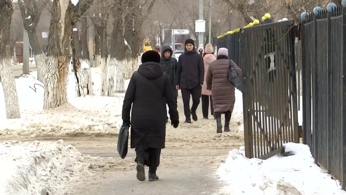 Больше ста актюбинцев пострадали из-за гололёда