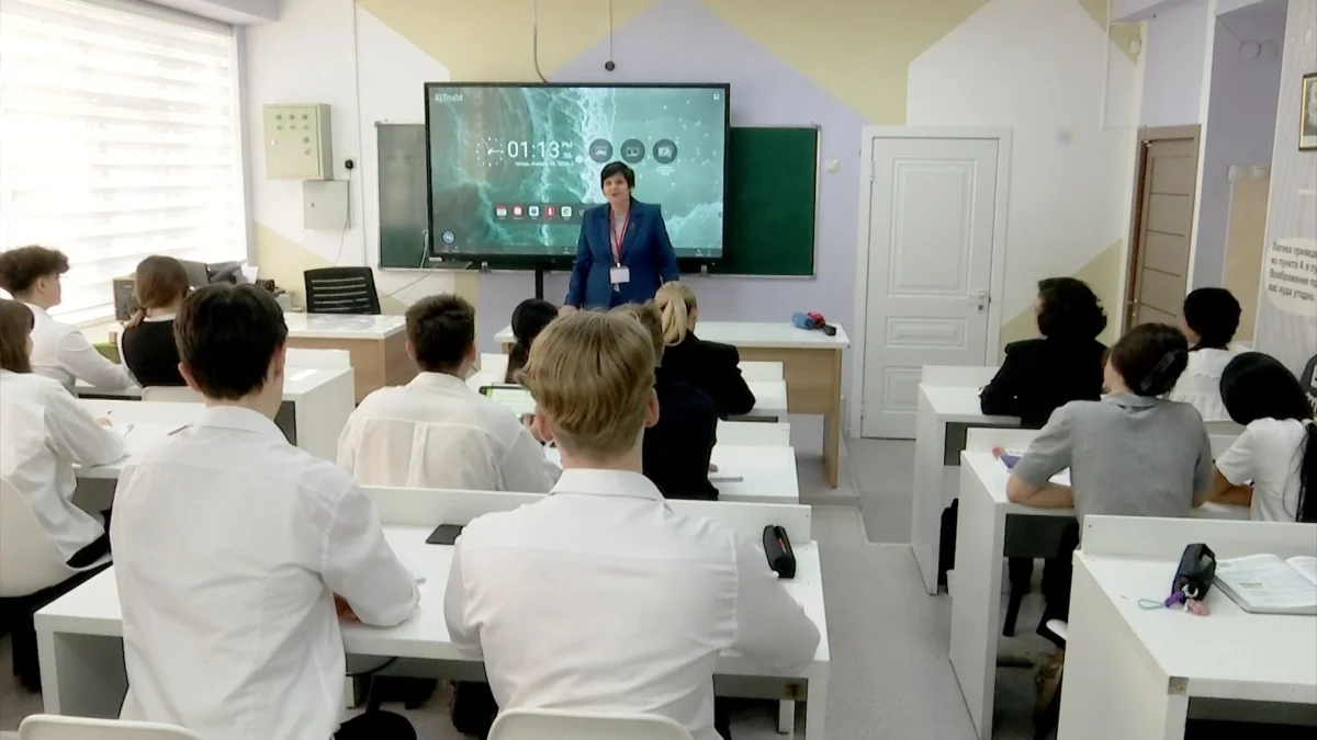 Учитель из Алматы вошла в топ-50 лучших педагогов мира