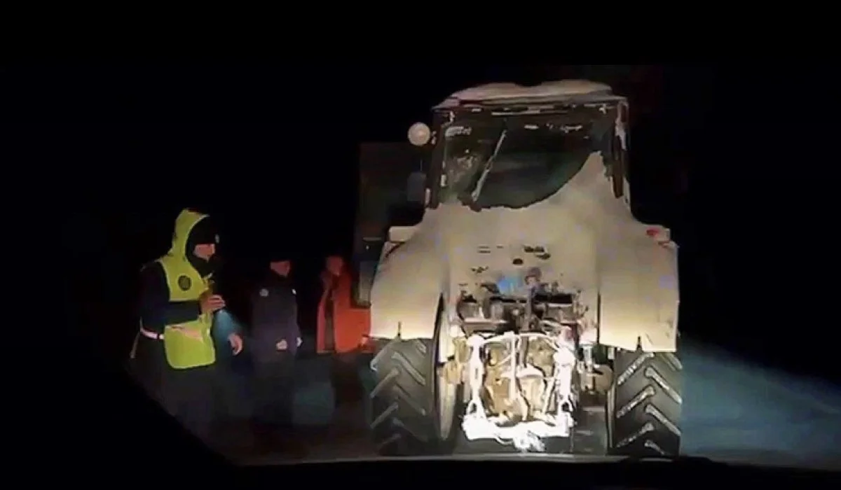 Опасная техника в нетрезвых руках: пьяного тракториста остановили на трассе в области Абай