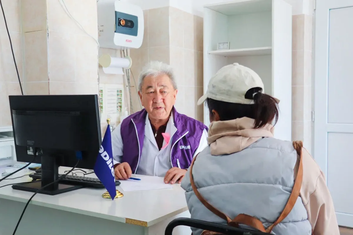 Бейінді мамандар қазақстандықтарға кеңес береді: өңірлерде «Әділет Керуені» көшпелі қабылдаулары басталды