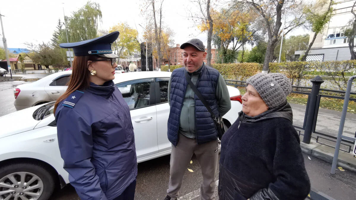 Петропавлда такси жүргізушісі зейнеткерді интернет-алаяқтардан құтқарып қалды