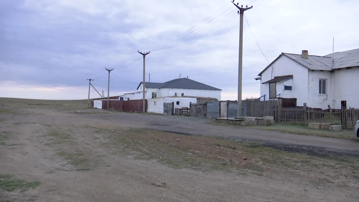 Баянауылдағы Сұлужон ауылының халқы іргедегі Екібастұзға жете алмай отыр
