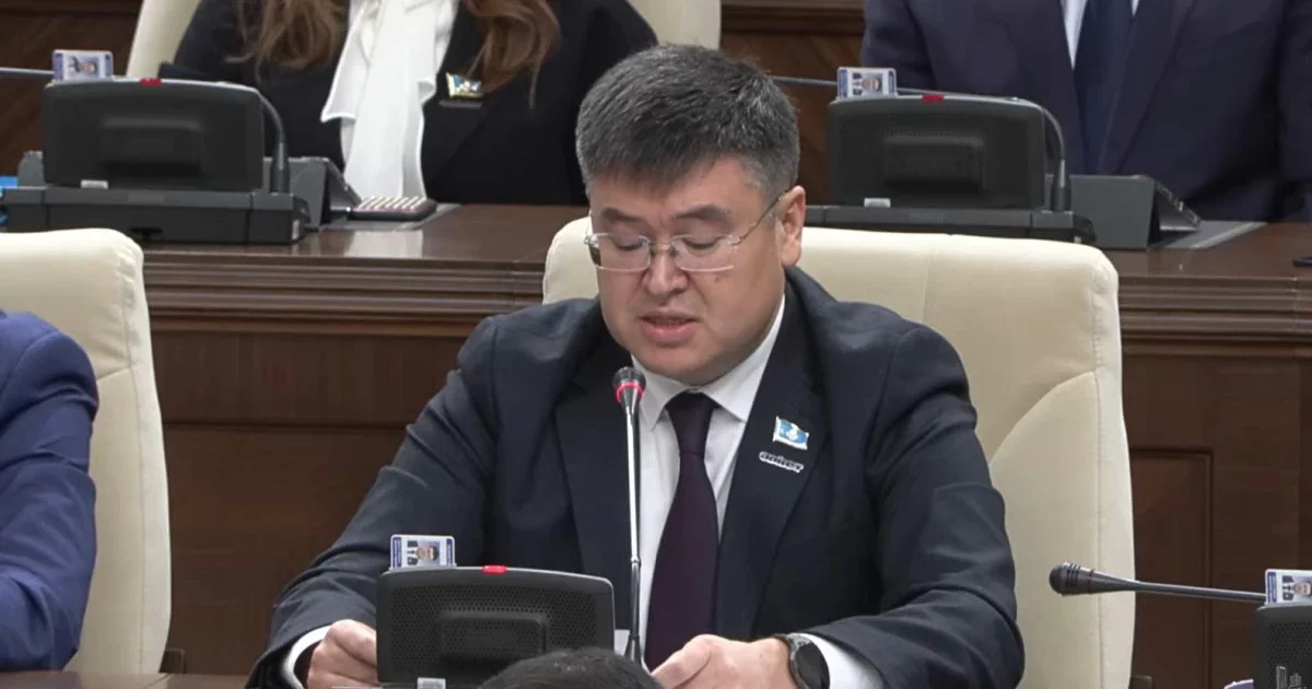 Депутат елдегі апатты және тозығы жеткен тұрғын үйлер мәселесін қатаң сынға алды