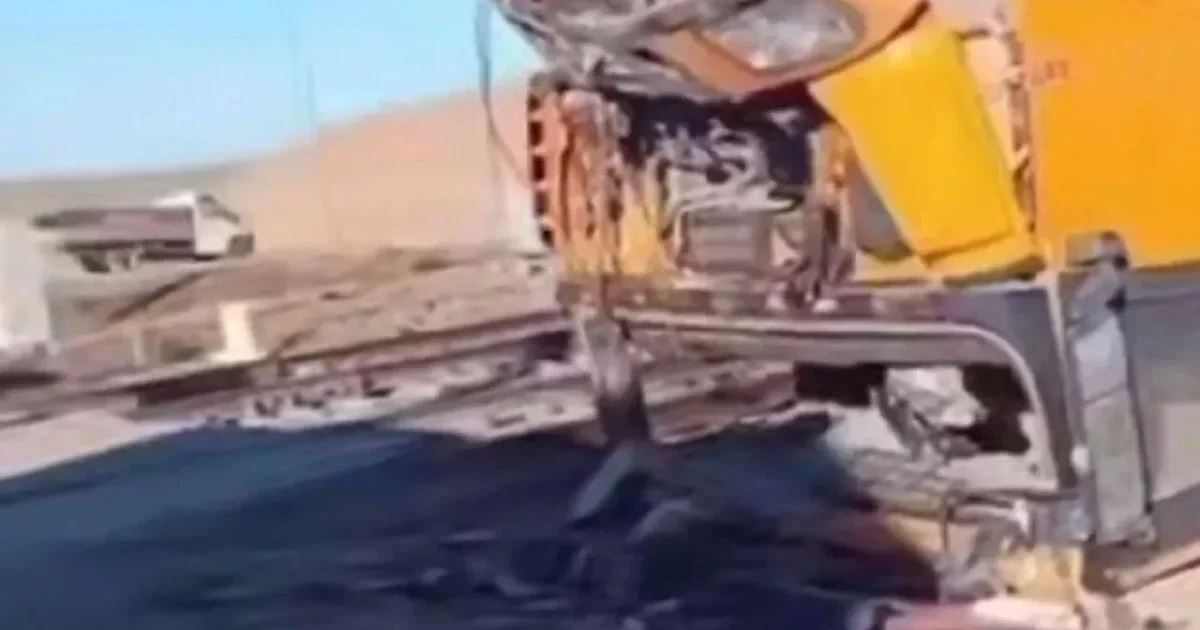 Жүк көлігі пойызбен соқтығысты