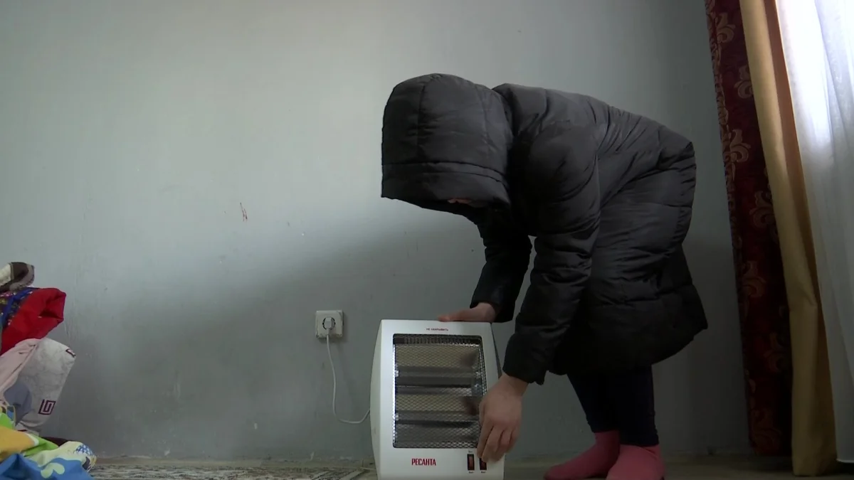 «Жылуға ақы төлейміз, жылынбаймыз», - тұрғын