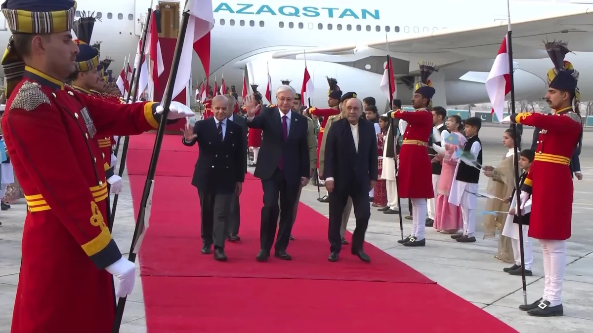 Президент Қасым-Жомарт Тоқаев Пәкістанға мемлекеттік сапармен барды