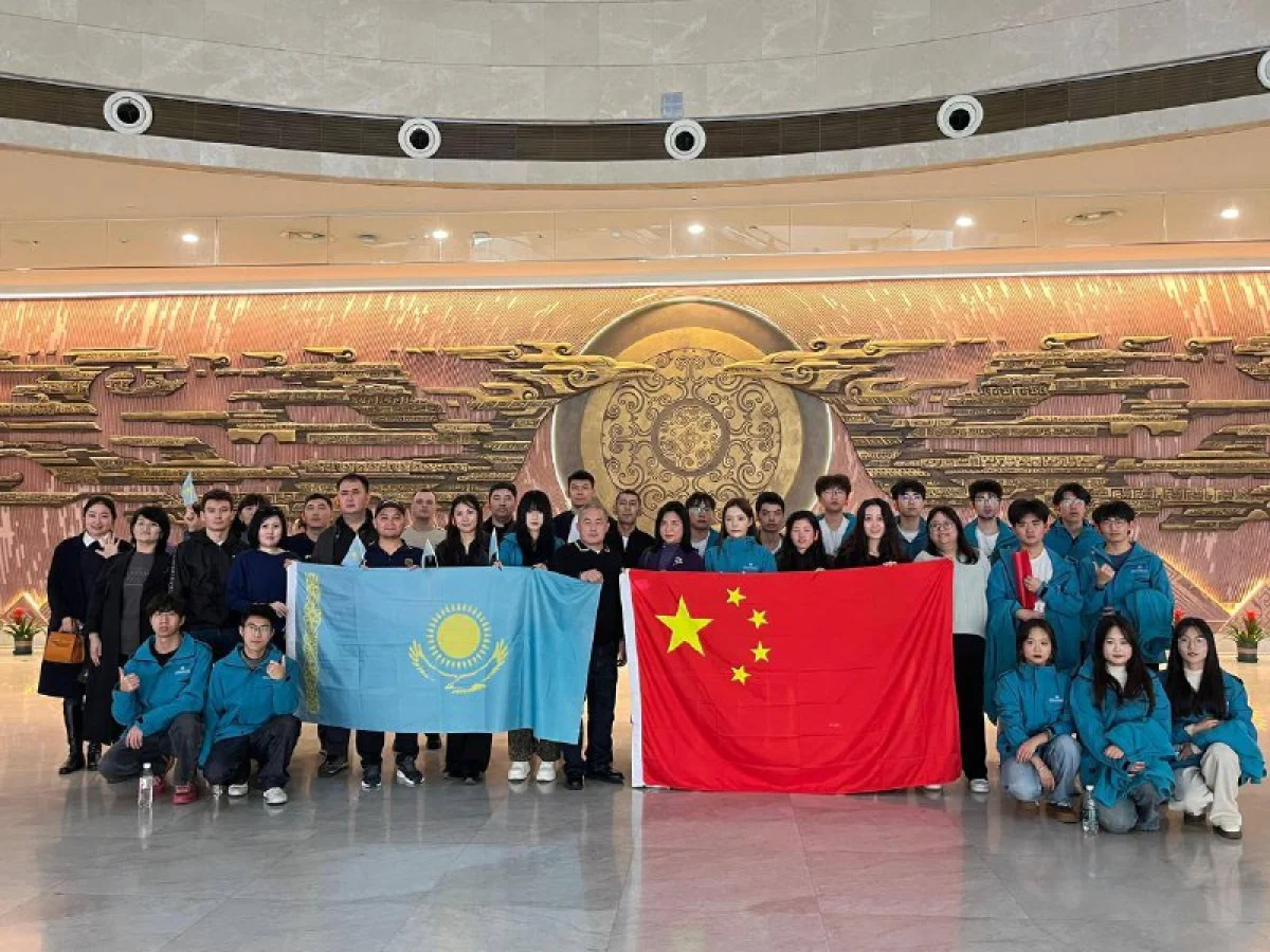 Қазақстандық колледж оқытушылары Қытайда жасанды интеллект бағдарламасы бойынша тағылымдамадан өтті