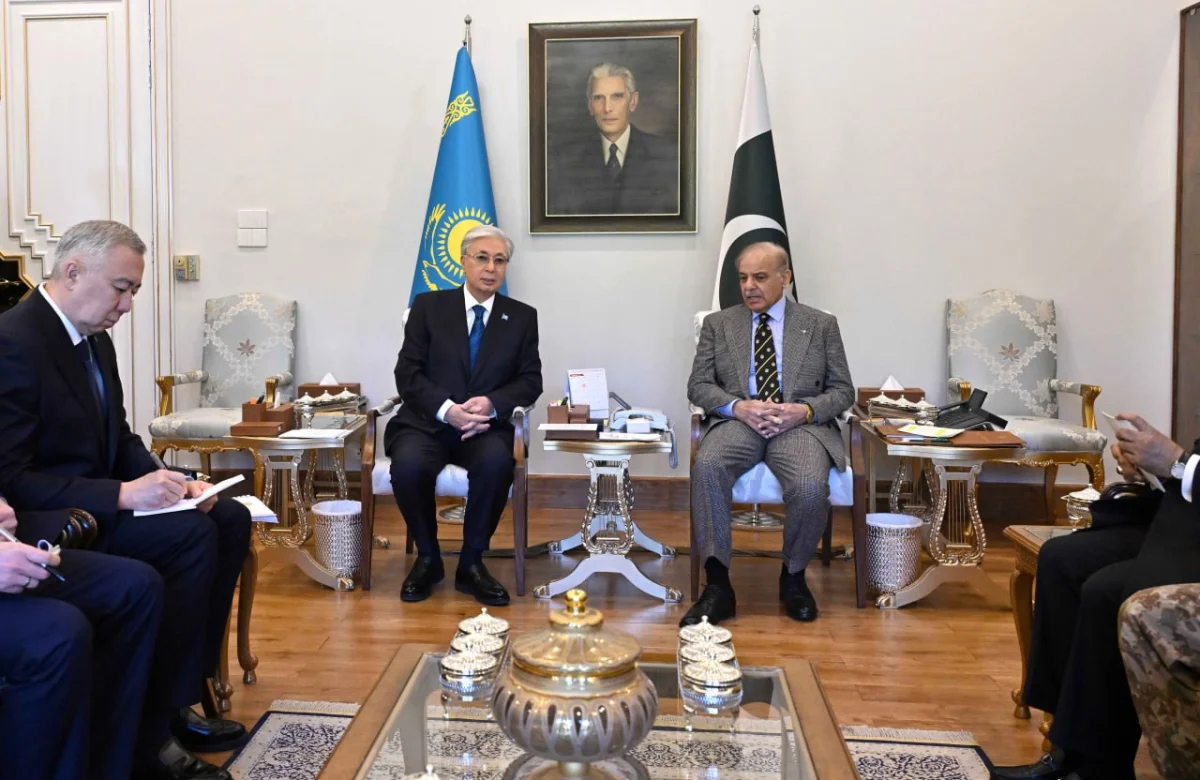 Токаев и Шариф обсудили ключевые направления сотрудничества в узком формате