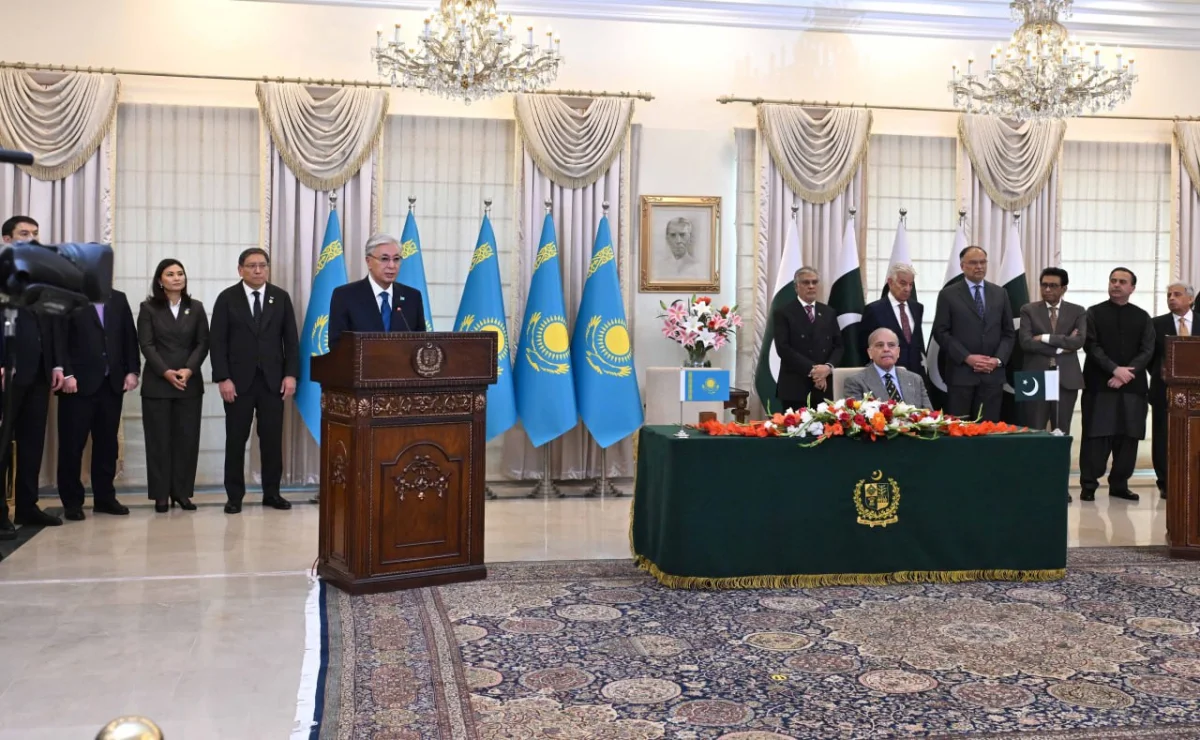 Қасым-Жомарт Тоқаев Шахбаз Шарифке алғыс айтты