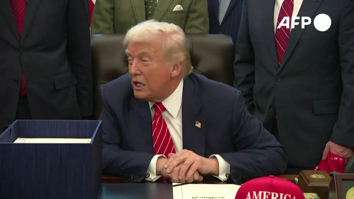 Убийство наследника Каддафи, «гражданская война 2.0» в США и скандал в норвежской династии: мир входит в турбулентность